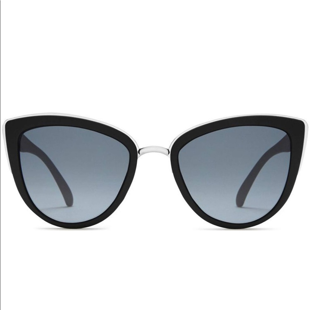 Quay “My Girl” sunglasses